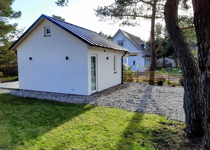 Tiny House For Four 200 M From Beautiful White Sandy Beach And 20 Min From Malmoe - With Internet, Netflix And Parking Included