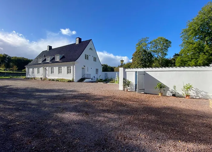 Exklusivt Romantiskt Gaesthus Pa Anrik Praestgard